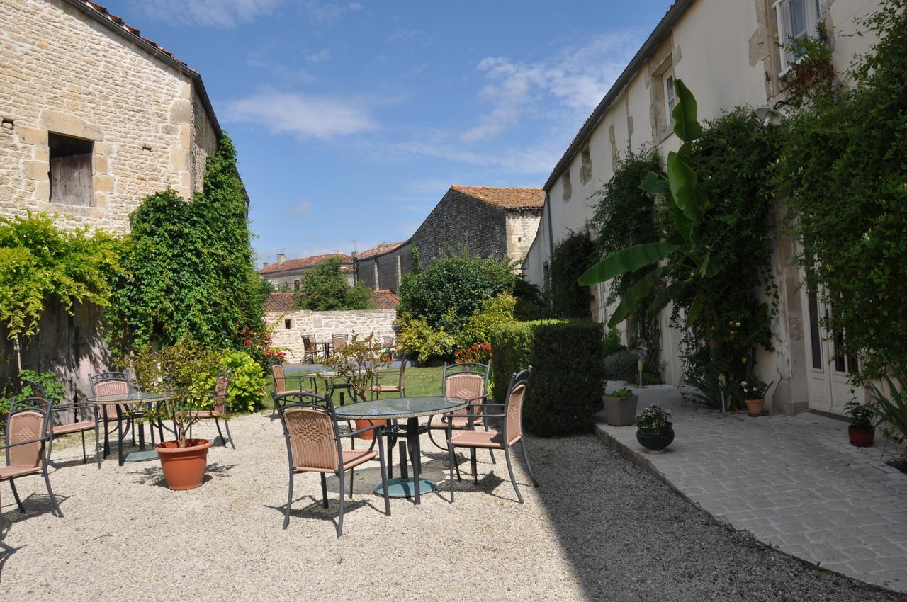 Hotel Du Donjon Aulnay  Dış mekan fotoğraf