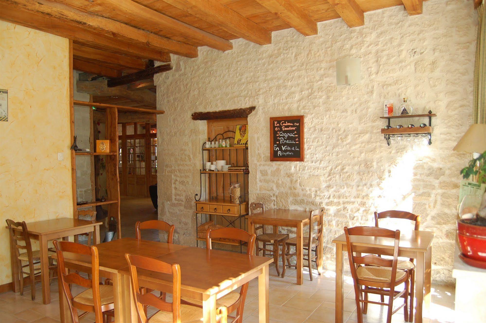 Hotel Du Donjon Aulnay  Dış mekan fotoğraf