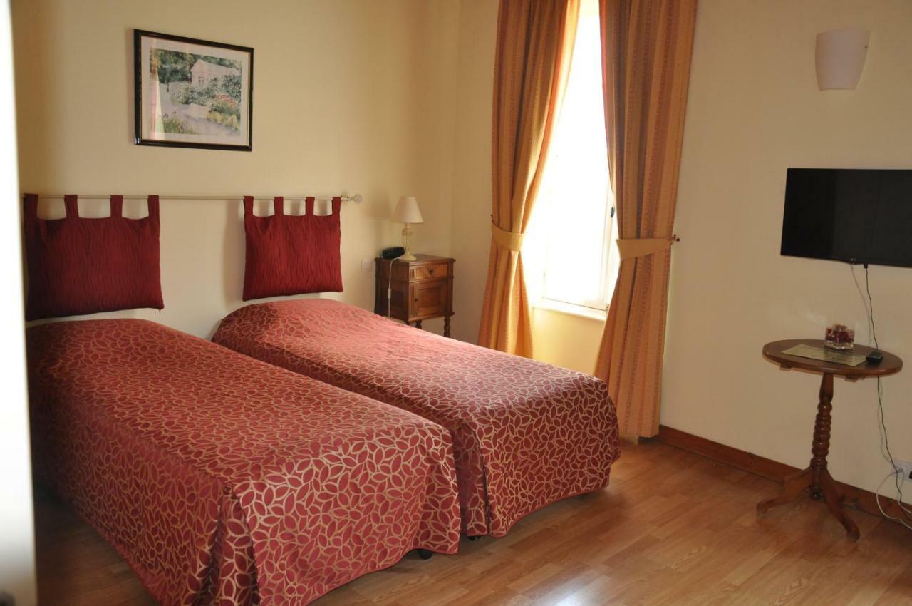 Hotel Du Donjon Aulnay  Dış mekan fotoğraf